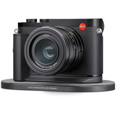 LEICA Q3, black paint finish (19080)